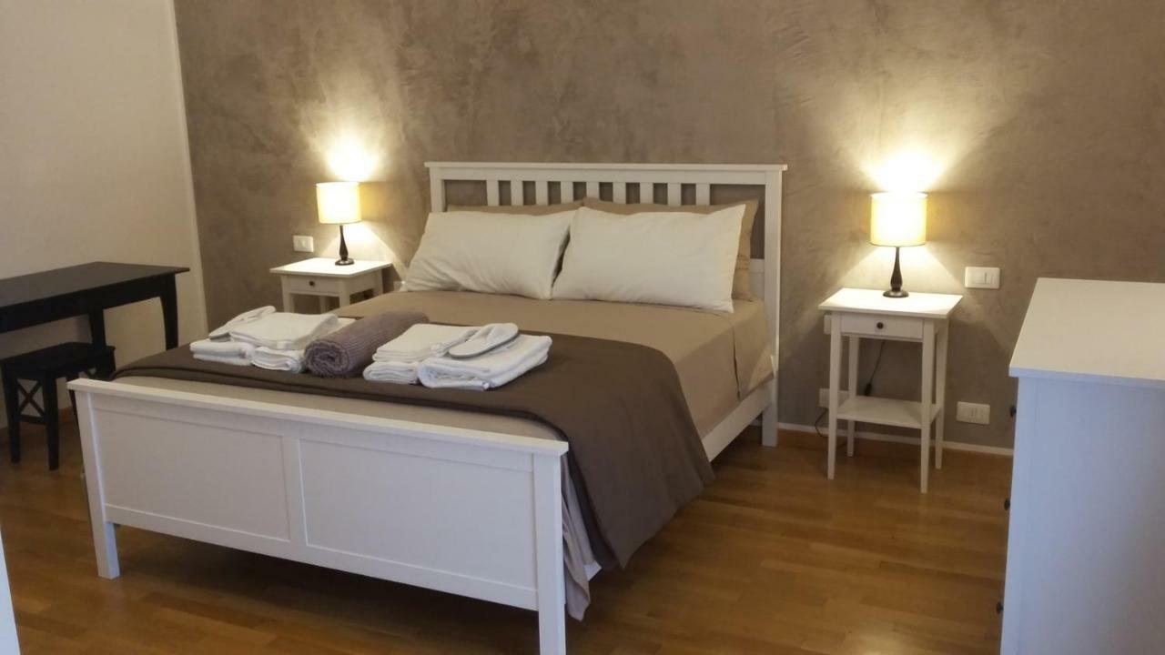 Residenza Leon Bed & Breakfast Castelnuovo del Garda Exterior photo