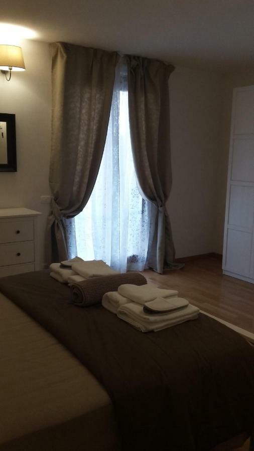 Residenza Leon Bed & Breakfast Castelnuovo del Garda Exterior photo